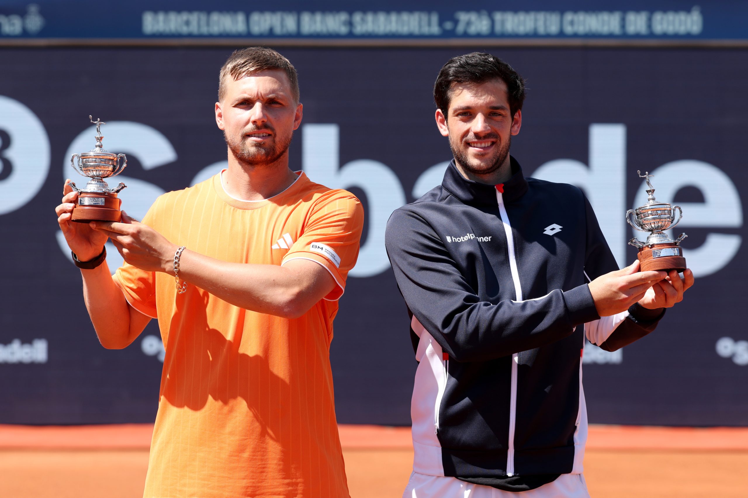 ¡Sorpresa en Barcelona! Británicos Cash y Glasspool Conquistan el Trofeo Conde de Godó