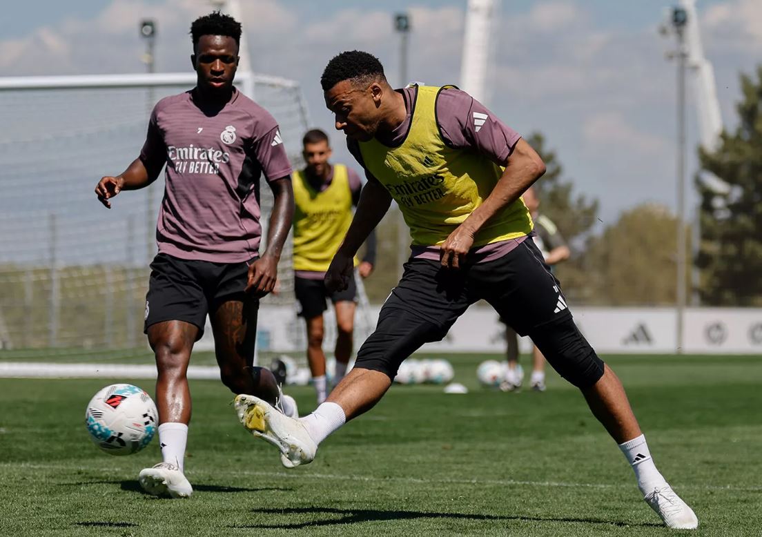 ¡El Bernabéu se prepara para una noche de gala! Real Madrid afina motores ante el Alavés con la mira puesta en la cima