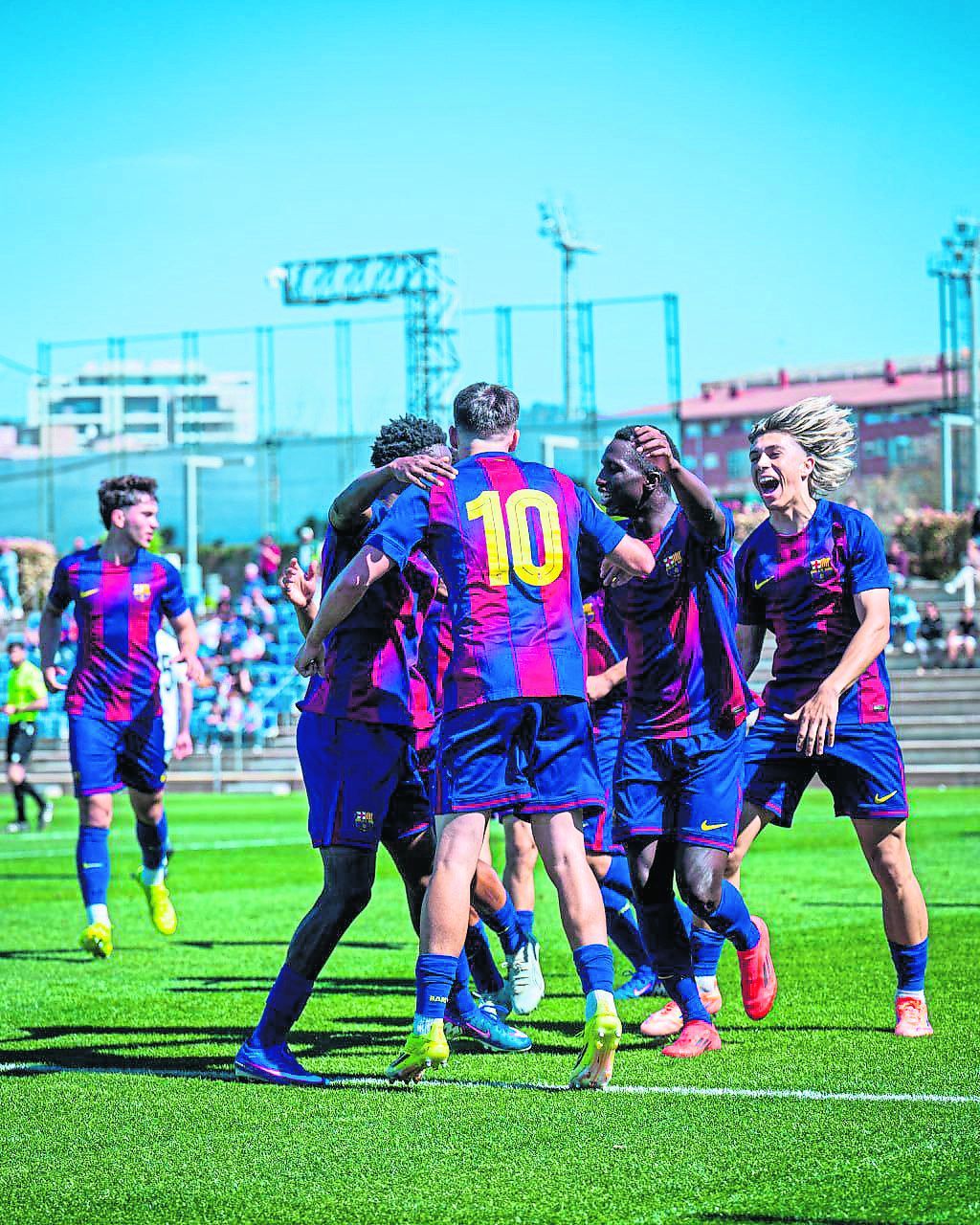 El Barça Consolida su Liderato y el Nàstic de Manresa Ofrece un Espectáculo de Goles