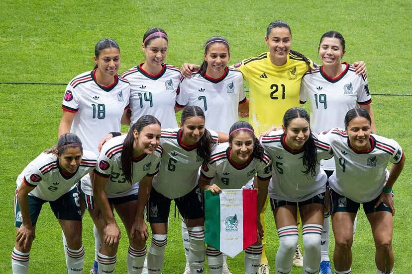 El Cielo Se Desploma, Pero el Corazón de la Selección Mexicana Femenil Brilla: Un Gesto que Conquistó al Mundo