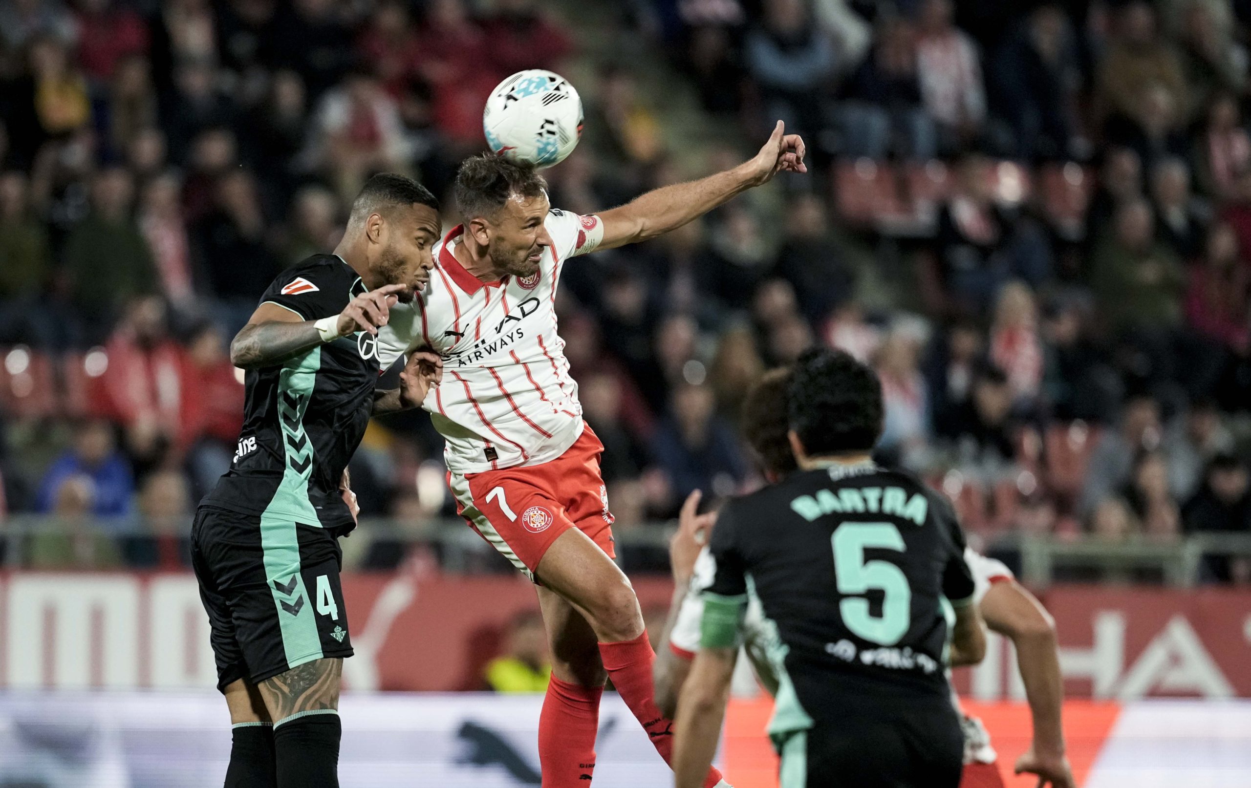 El Betis Sella un Empate Agónico Ante un Girona que Se Dejó Sorprender