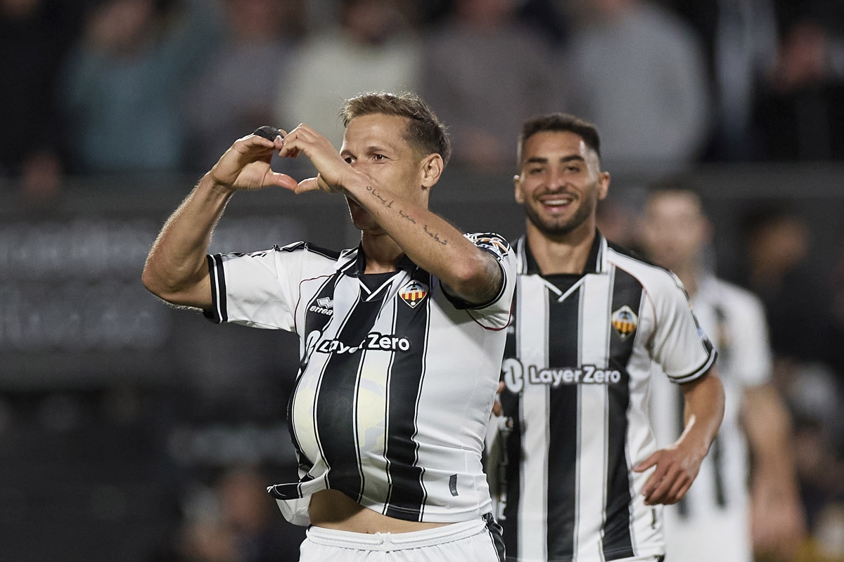 Castellón vs. Málaga: La Batalla por la Cima se Intensifica en La Rosaleda