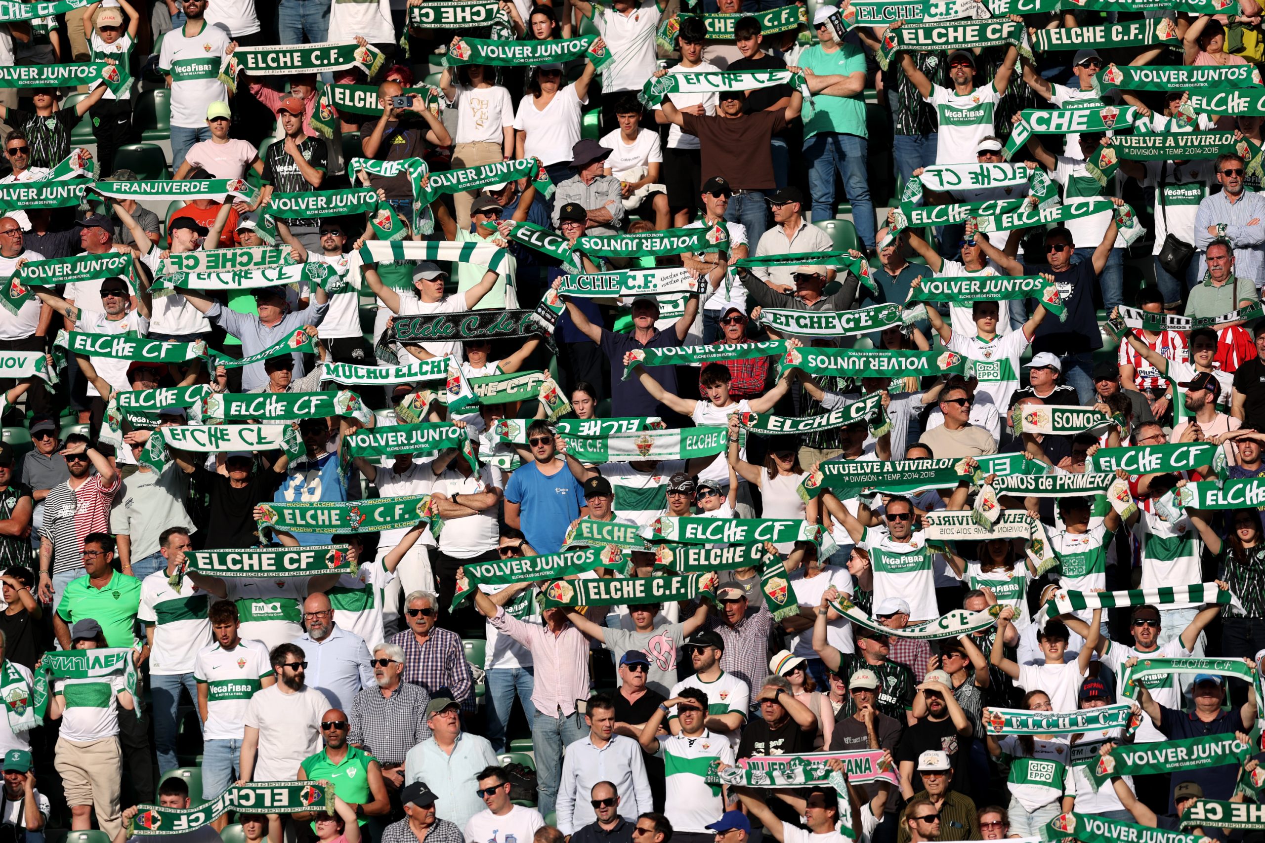 ¡Caos Tecnológico en el Martínez Valero! El VAR se Desconecta y Retrasa el Elche-Atlético