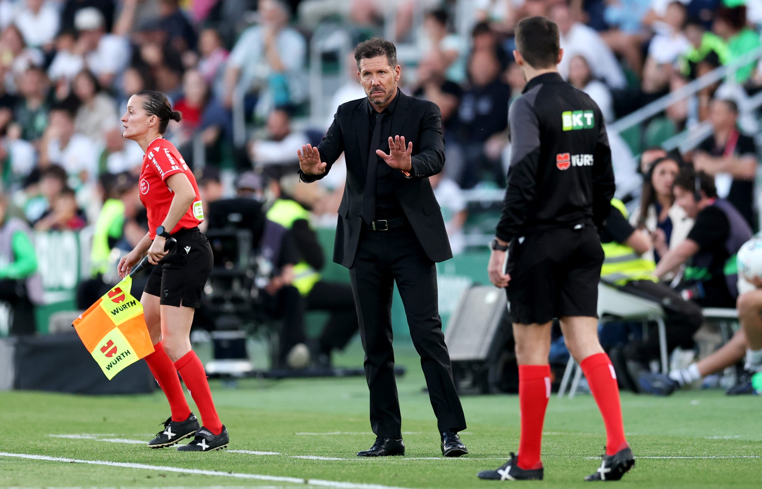 El Cholo Asume el Timón en la Tormenta: Simeone Carga con el Peso de la Derrota Colchonera