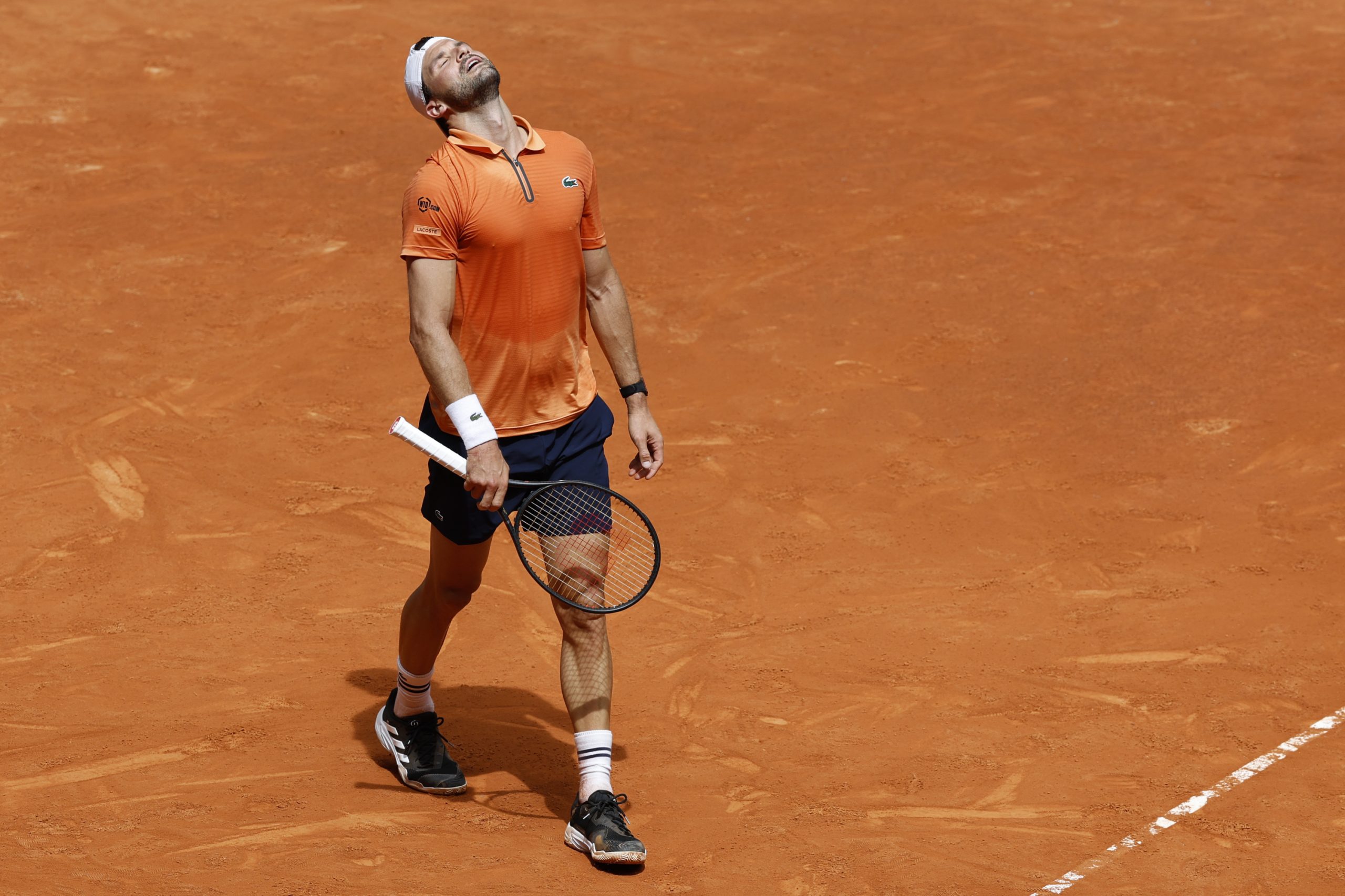 El Destino Cruel Golpea a Dimitrov: Adiós a Wimbledon y un Futuro Incierto