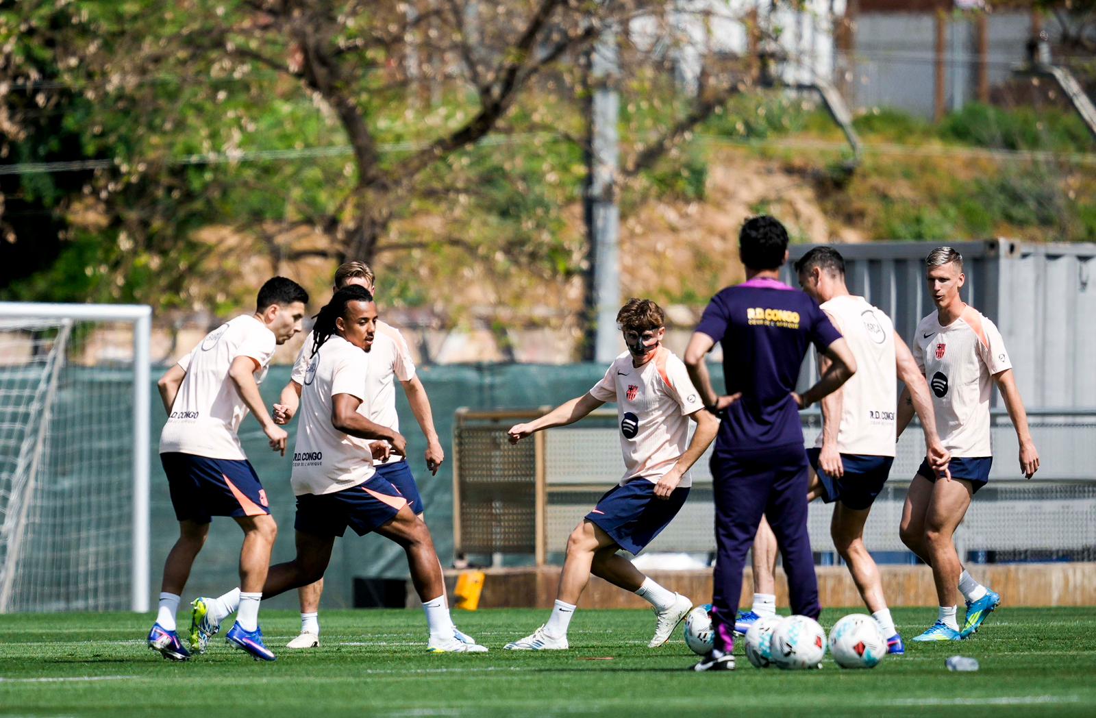 La Selección ante un Desafío Crucial: La Decisión de Hansi Flick sin Lamin Yamal