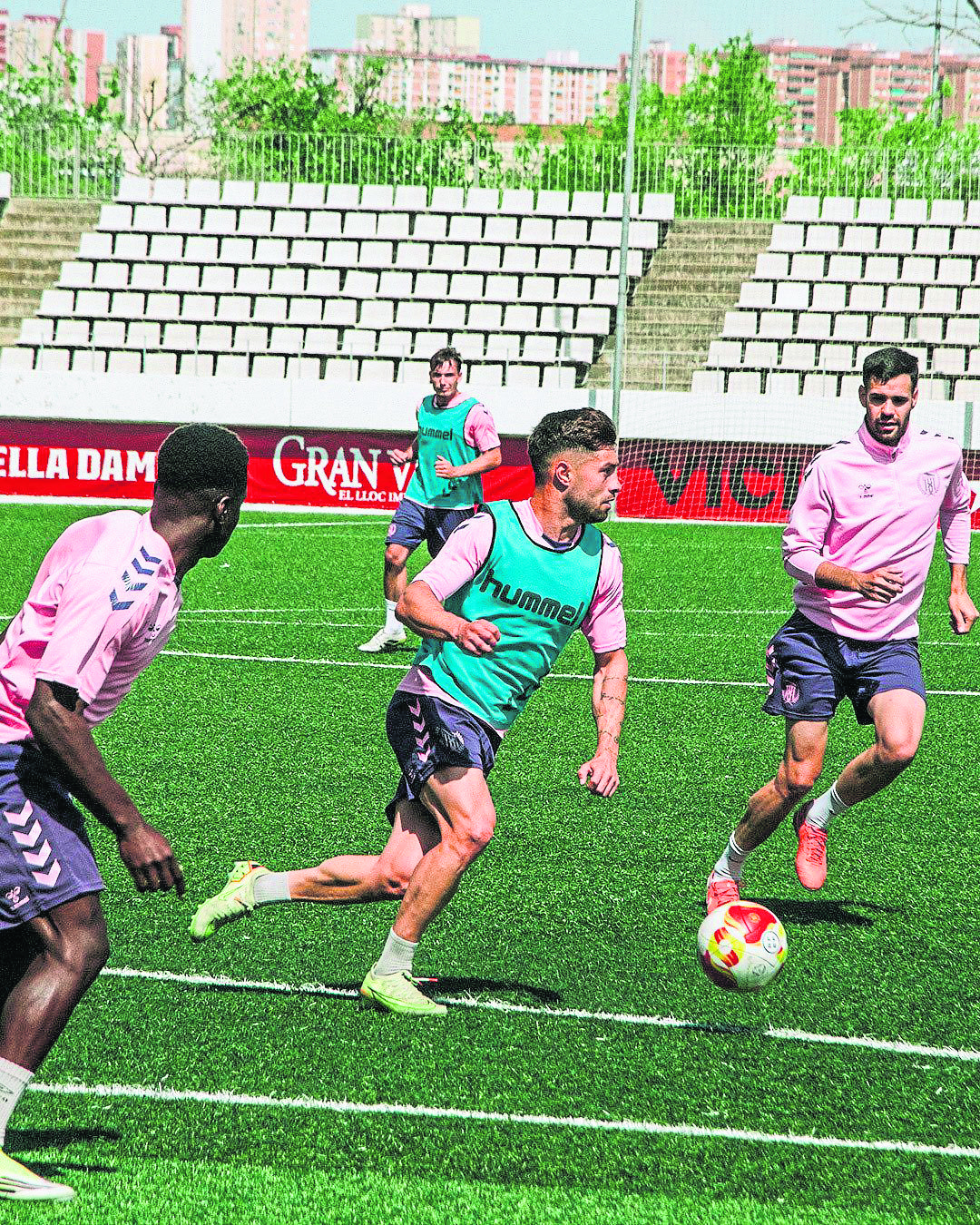 ¡L'Hospitalet a un paso del playoff! El 'Hospi' busca la victoria ante una Montañesa sin presión