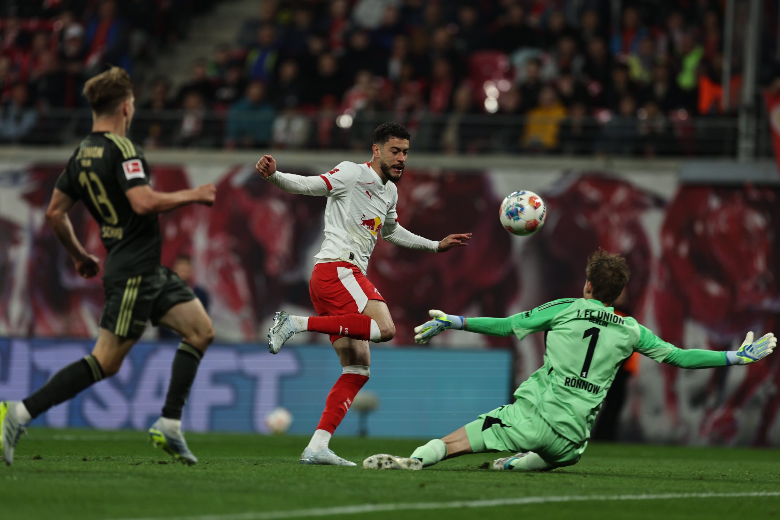 RB Leipzig aplasta al Unión Berlín y mantiene su lucha por el segundo puesto en la Bundesliga