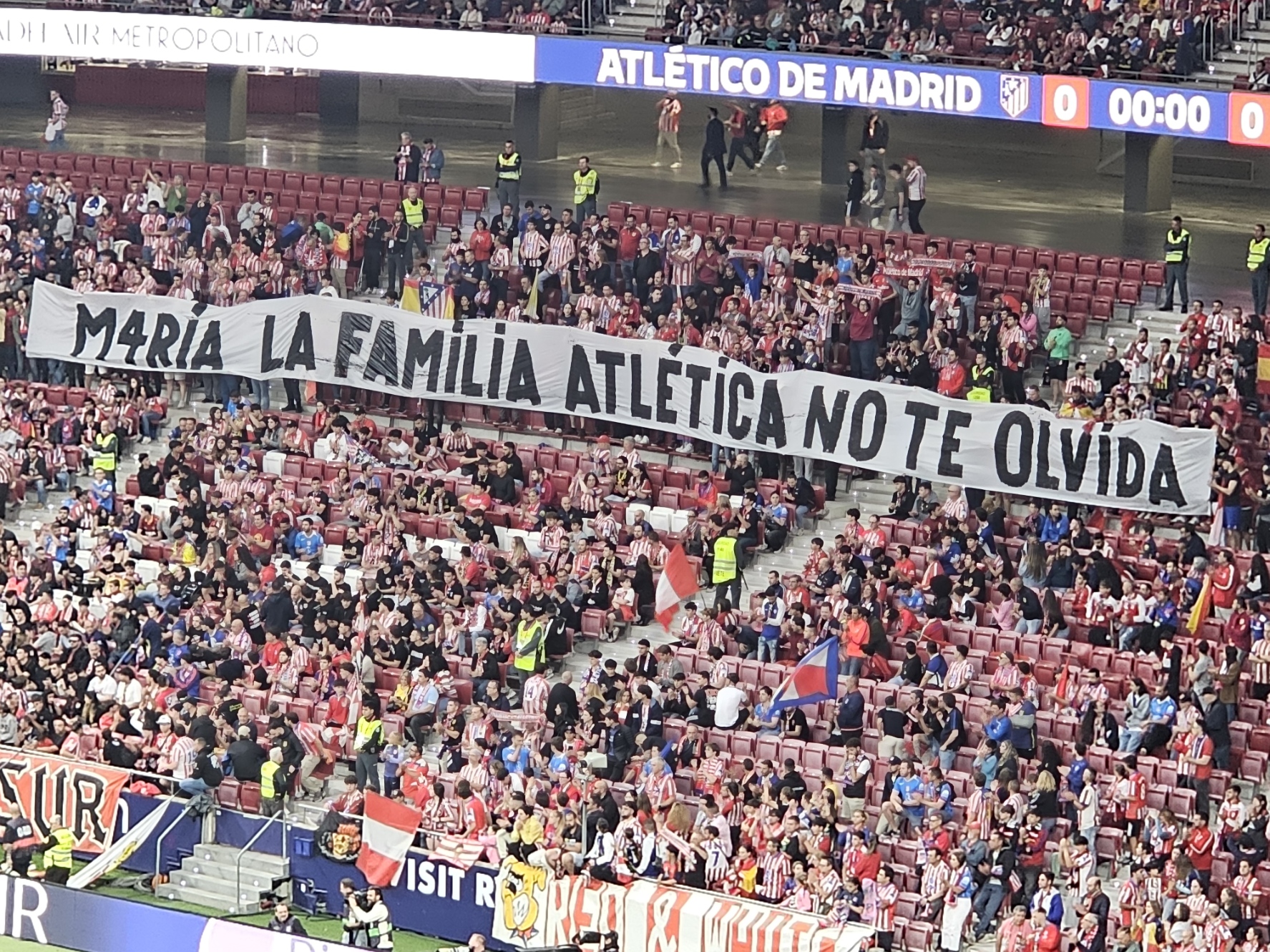 El Corazón del Metropolitano Late por María: Un Adiós que Trasciende el Fútbol