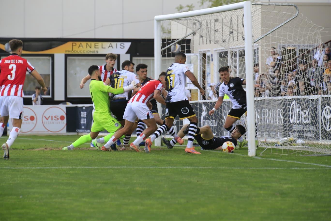 El Bilbao Athletic respira tras un empate agónico frente a Unionistas