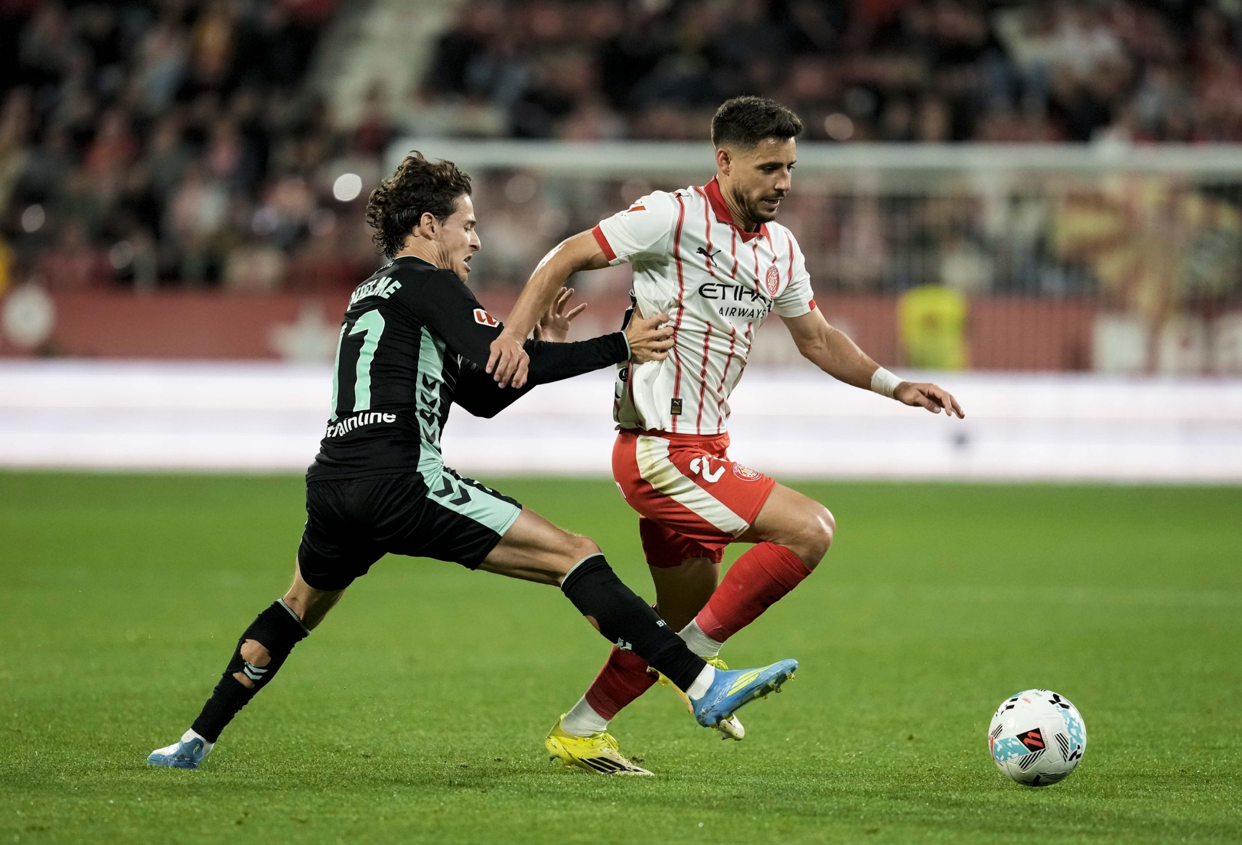¡Bomba en Montilivi! El Girona se queda sin su lateral zurdo clave ante el Mallorca: Míchel, contra las cuerdas