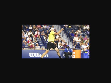 Predicción del Partido: Taylor Fritz vs. Terence Atman en Cincinnati – ¿Quién Dominara el Encuentro?