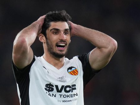 Guedes llega rodado a la Real y apunta a debutar oficialmente en casa de su exequipo