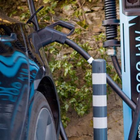 Cargadores fantasma en movilidad eléctrica: los puntos de recarga inactivos que frenan la expansión de los coches eléctricos