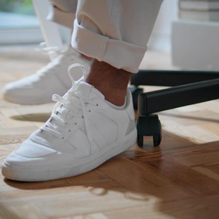 Levi’s liquida estas zapatillas blancas por solo 30€: cómodas y perfectas para cualquier ocasión