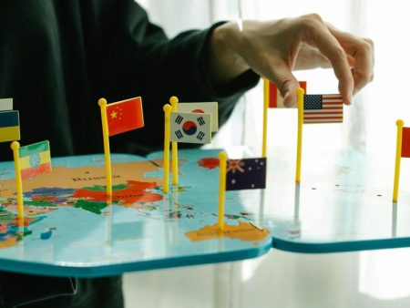 Los tres países europeos que tienen dos banderas oficiales que son distintas