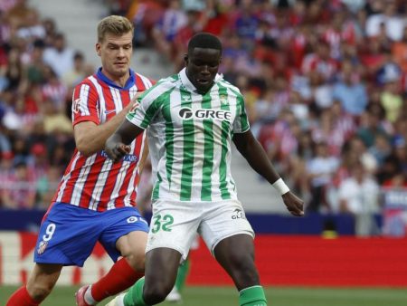 El Rayo negocia con el Betis el traspaso de Mendy