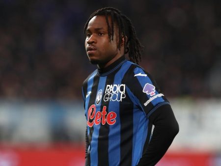 Lookman mantiene el pulso con el Atalanta y se arriesga a una sanción 