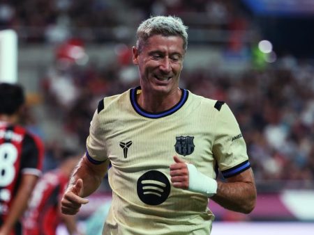 El mítico ex portero polaco Tomaszewski cree que a Lewandowski «no se la pasan y debe irse a Arabia»