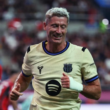 El mítico ex portero polaco Tomaszewski cree que a Lewandowski «no se la pasan y debe irse a Arabia»
