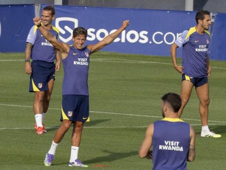 El Atlético completó la última sesión antes de viajar a Newcastle