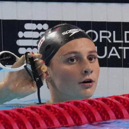Los MVP McIntosh y Marchand reinan en Singapur junto a Ledecky y Popovici