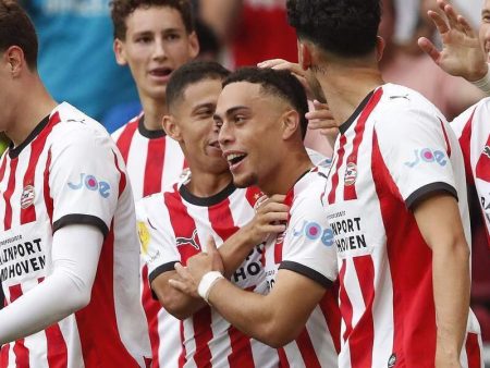 2-1: Un golazo de Dest le da la Supercopa al PSV