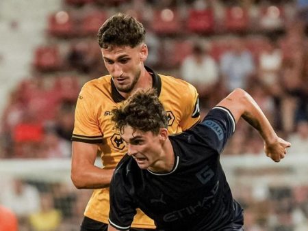 El Girona vence al Wolves en el Trofeu Costa Brava