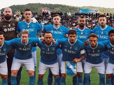 El nuevo Nápoles pierde su primer amistoso serio de pretemporada