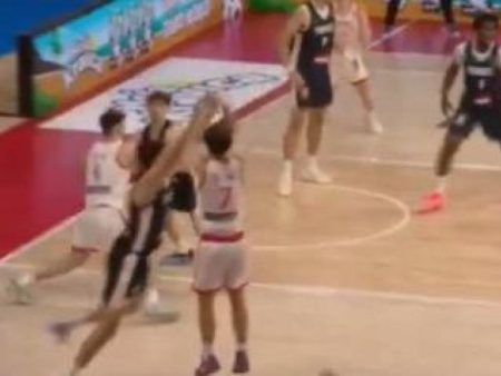 El increíble triple que le ha dado el Eurobasket Sub-18 a España
