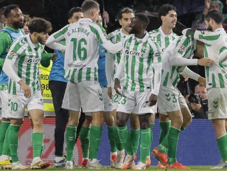 Un 98% de abonados del Real Betis renueva su carnet