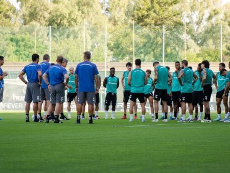 Pellegrini se lleva a todo el plantel al último stage en Marbella