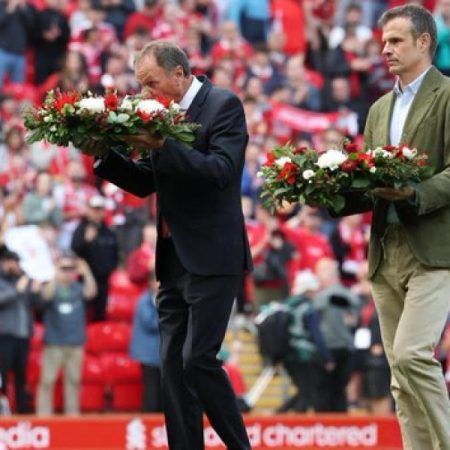 El Athletic toma parte en el homenaje del Liverpool a Diogo Jota
