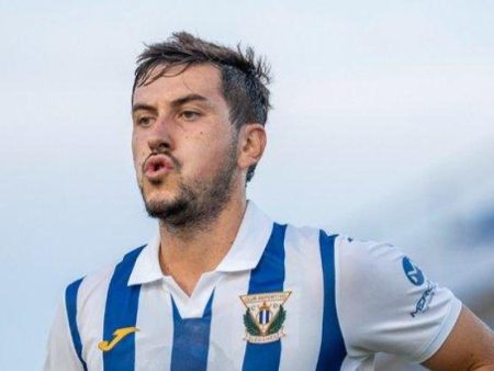 Javi Hernández se marcha cedido al Al-Arabi catarí