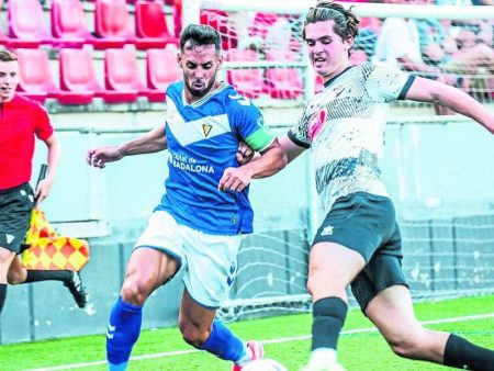 El Badalona consigue el pase