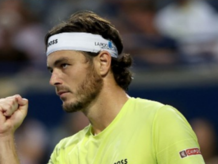 Fritz doma a un fiero Rublev para avanzar a semifinales de Toronto