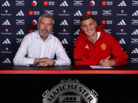 Oficial: El United anuncia a su nuevo delantero de 85 millones
