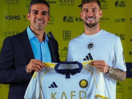 El Al-Nassr recibe a Iñigo con tratamiento de estrella