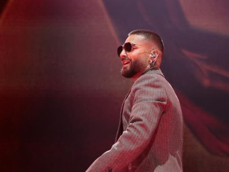 Maluma paraliza su último concierto y abronca a una asistente con su bebé: «¿Cree que es una buena idea?»