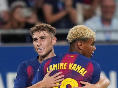 Raphinha y Lamine Yamal, con un doblete, se suman a la goleada