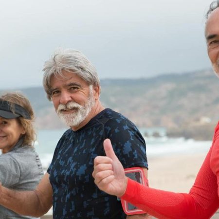 Ni semanal ni diaria: la frecuencia ideal con la que deben entrenar fuerza los mayores de 60 años