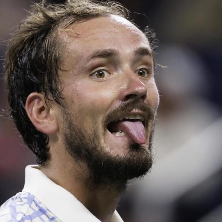 Multa polémica del US Open a Medvedev