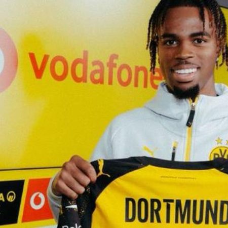 El Chelsea sigue soltando lastre y equilibra gastos e ingresos en el mercado