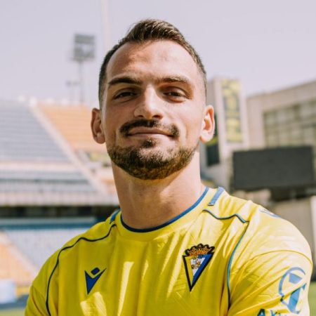 El Cádiz anuncia la incorporación de Iuri Tabatadze