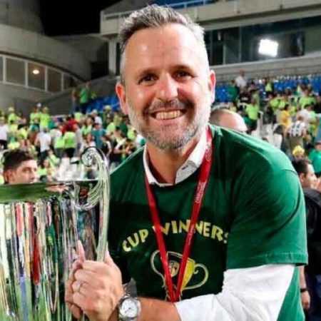 El AEK Larnaca de Xavi Roca hace historia en Europa