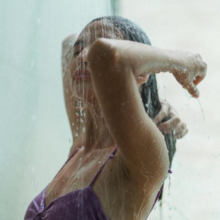 ¿Ducharse en la mañana o antes de acostarse? Esto es lo mejor según la ciencia