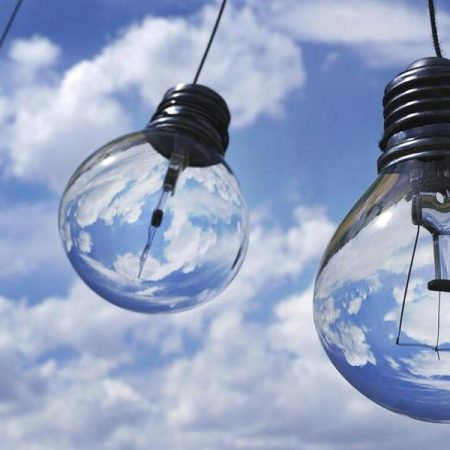 Precio de la luz hoy miércoles 17 de septiembre por franjas y tramos: ¿Cuándo es más barata?