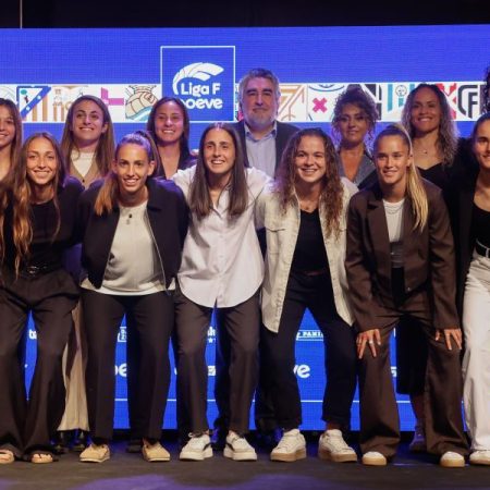 La Liga F Moeve presenta todas las novedades para el nuevo curso y Andrea Medina deja este ‘recadito’ al Madrid