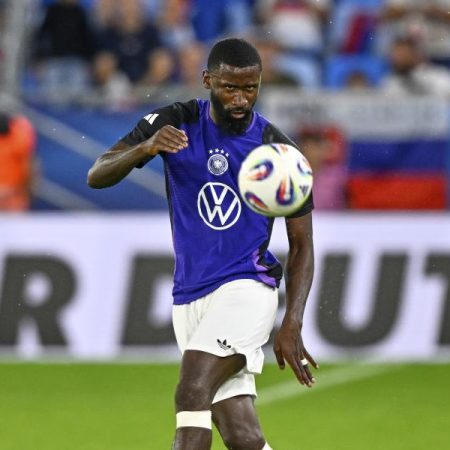 La Federación alemana denuncia  comentarios racistas contra Rüdiger,  Tah y Collins