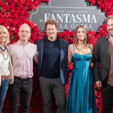 Daniel Diges y Ana San Martín presentan una de las canciones de 'El Fantasma de la Ópera'